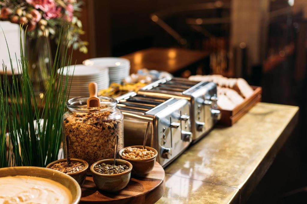 อาหารและเครื่องดื่ม