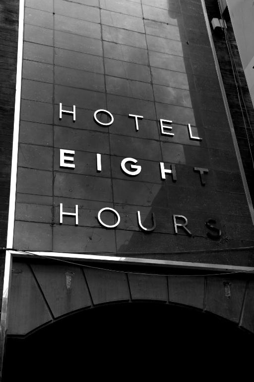Hotel 8 Hours