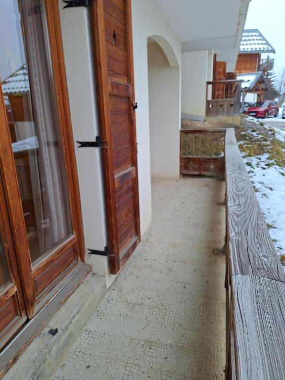 Appartement dans un chalet, résidence avec piscine - 4