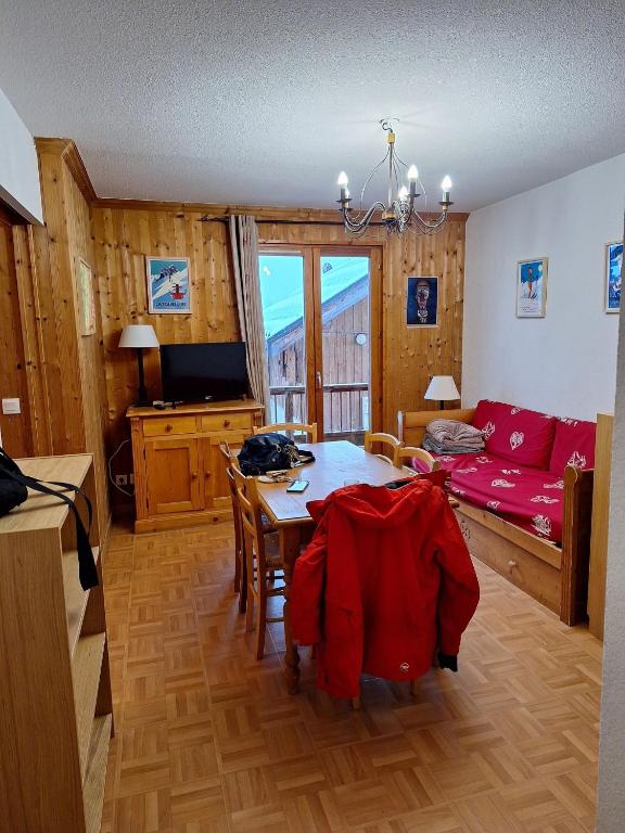 Appartement dans un chalet, résidence avec piscine - 3