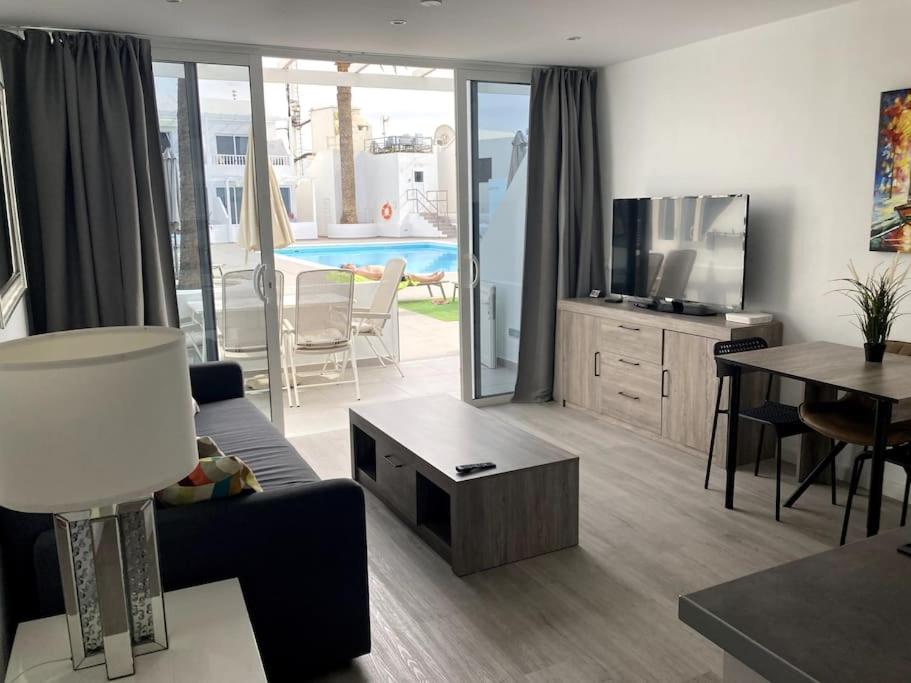 Puerto Del Carmen AirConditioned 2bed poolside apt - 3