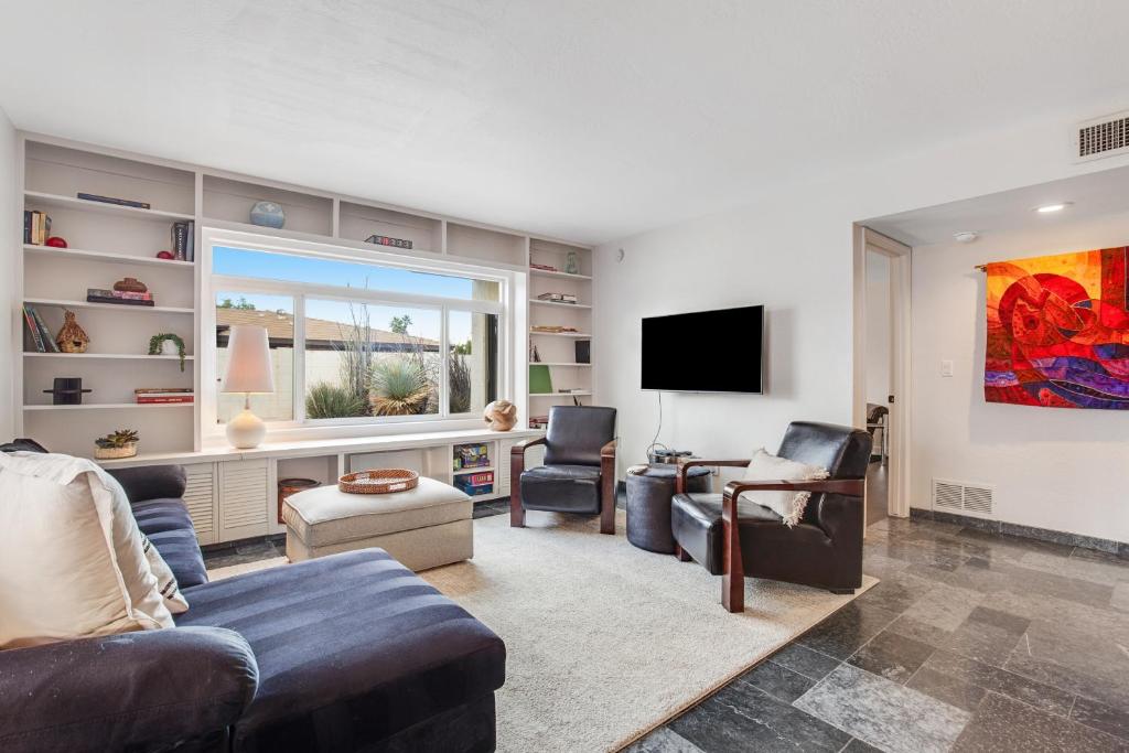 Hidden Bloom Sanctuary, Litchfield Park