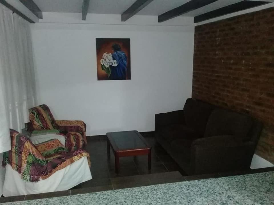 Casa Grande en Necochea, Proxima a la Playa - 3