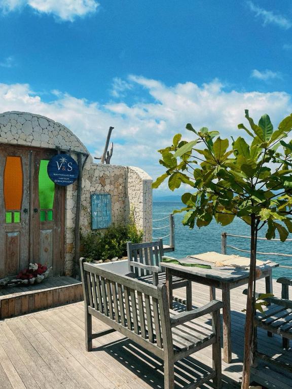 VnS Beachfront Guesthouse