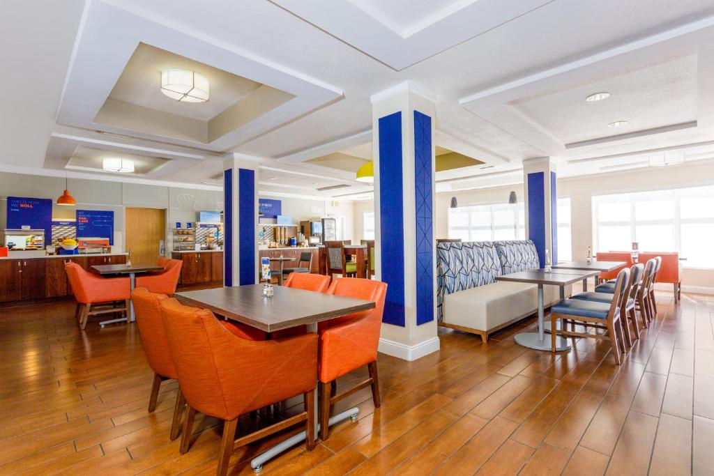 ホリデイ イン エクスプレス ホテル アンド スイーツ ジャクソンビル サウス アイ 295 バイ IHG (Holiday Inn Express Hotel And Suites Jacksonville South - I-295 By IHG) お料理のイメージ