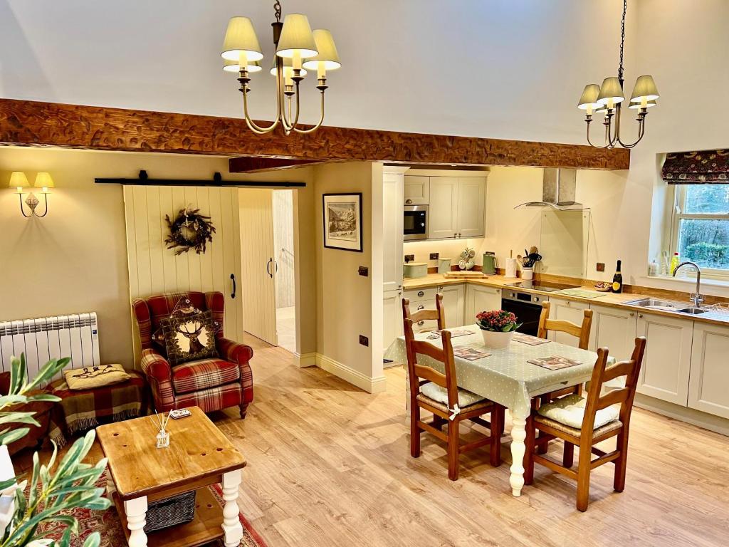 Helm Mount Lodge & Cottages photo 8