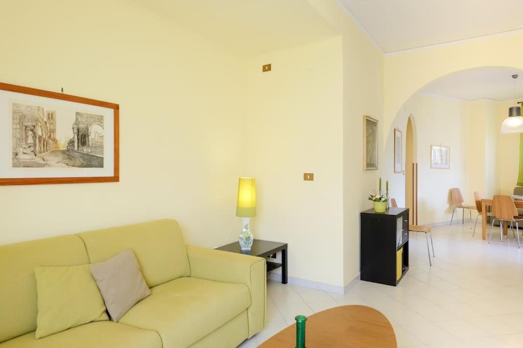 Heart of Sorrento Apartment - 4