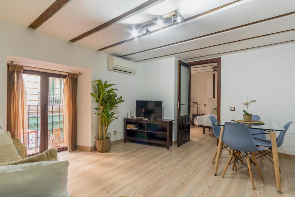 Bright and Cozy - 2 Bedrooms 1.5 Baths - La Latina - 4