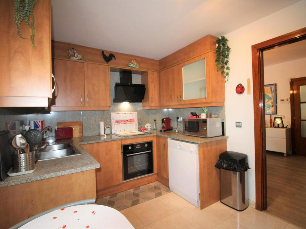Apartamento con Terraza y Parking a 400m de la Playa del Port en Llançà - ES-228-156 - 5