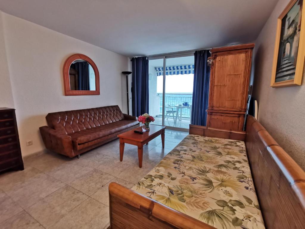 Estudio con Terraza y Vista al Mar en Costa Brava - ES-209-7 - 2