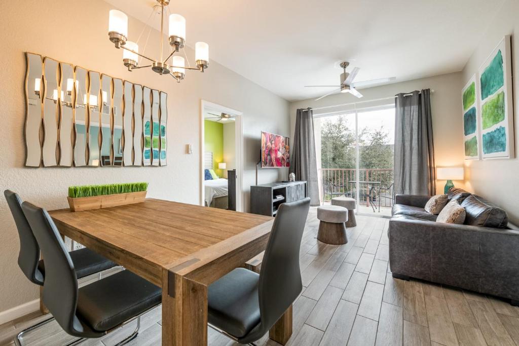 Near Pool*Balcony*VistaCay Convention Ctr & Idrive, Orlando