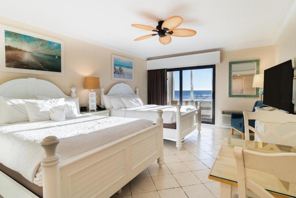 Coastal Getaway in our Oceanfront Dune Room, Pawleys Island