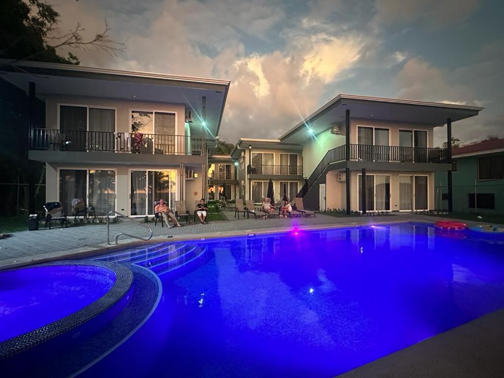 BigWave Costa Rica, Playa Hermosa