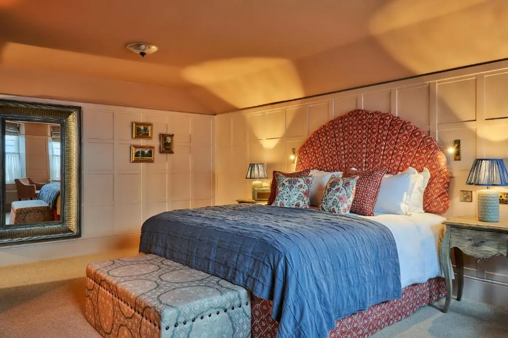 The White Horse - A Heartwood Inn, hotel v destinaci Dorking