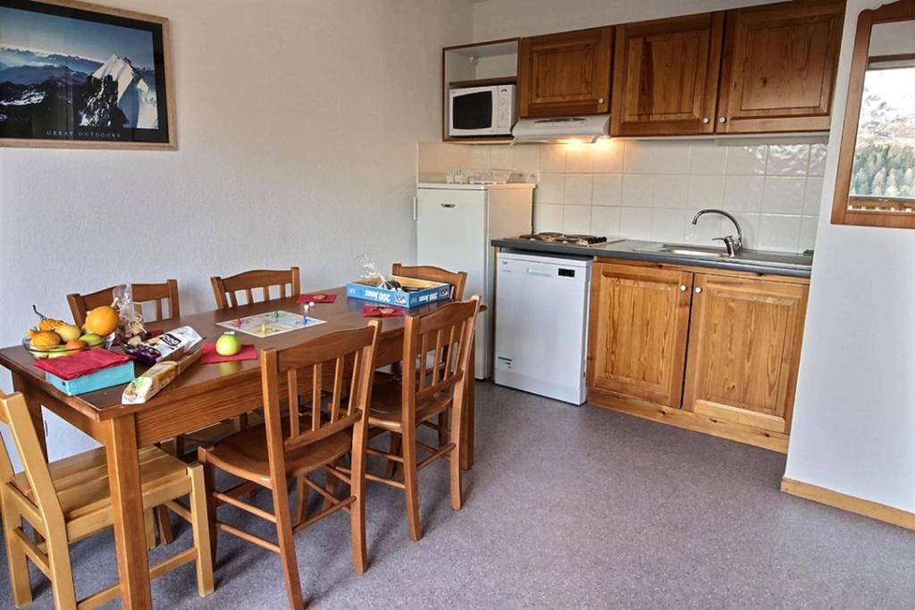Cozy 6-person apartment with balcony - 2