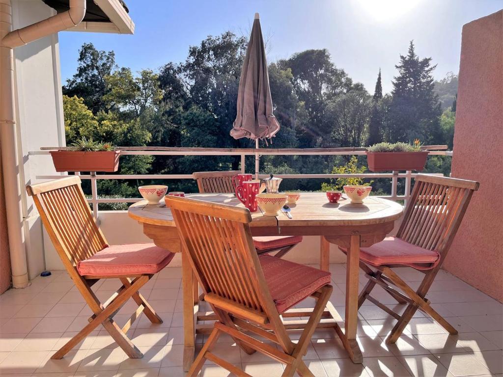 Duplex 3 pièces avec grandes terrasses et parking - 6 couchages - proche plage, Le Lavandou - FR-1-251-534 - 1