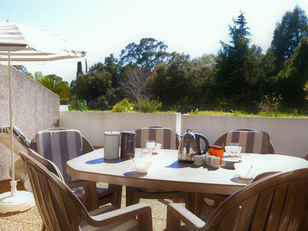 2 Pces, 4 Couchages, Terrasse, Parking, Piscine, Proche Plage et Commerces - Le Lavandou - FR-1-251-558 - 2