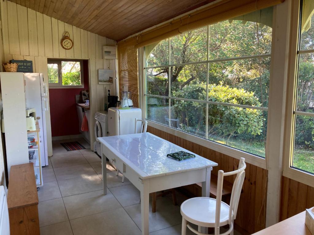 Maison de Charme pour 6 à Biscarrosse-Plage, Proche Centre, Jardin, BBQ, Non-Fumeur, Animaux Non Admis - FR-1-521-229 - 2