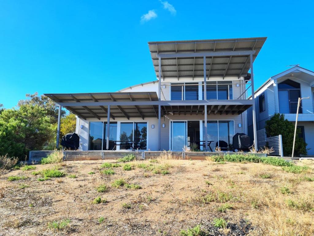 Number 99B, Pine Point