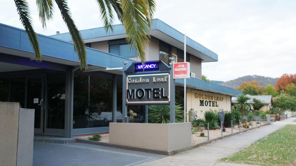 Golden Leaf Motel photo