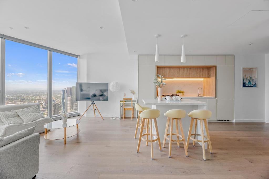 NEW Top Floor L70 CBD Luxury Apt, Melbourne