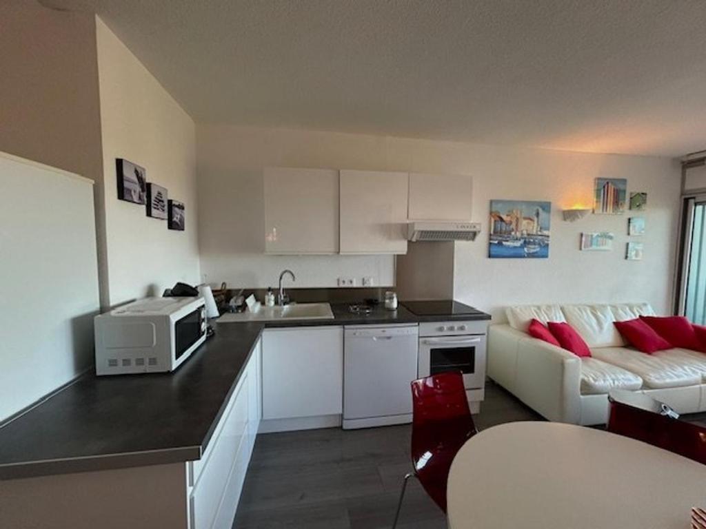 Appartement T2 rénové, proche plage, parking sécurisé - FR-1-388-154 - 3