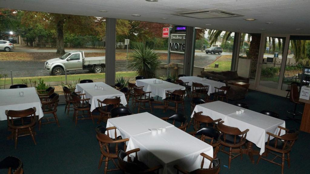 Golden Leaf Motel photo