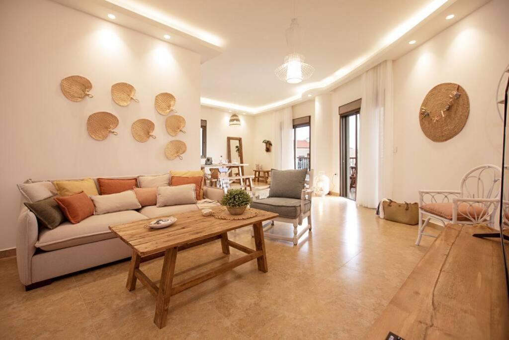 Akl - Chic Apartments & Balconies in Batroun, Batroûn