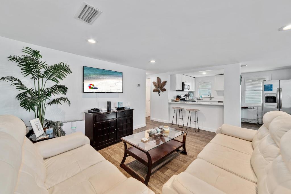 Salty & Sandy- top, Gulf Shores