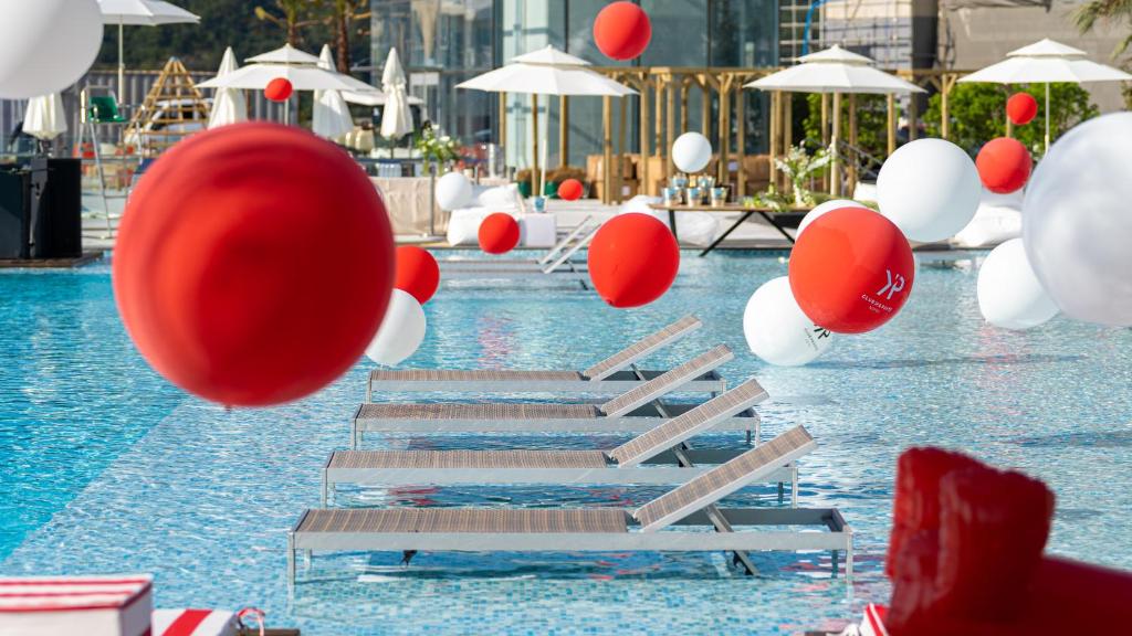Swimming pool