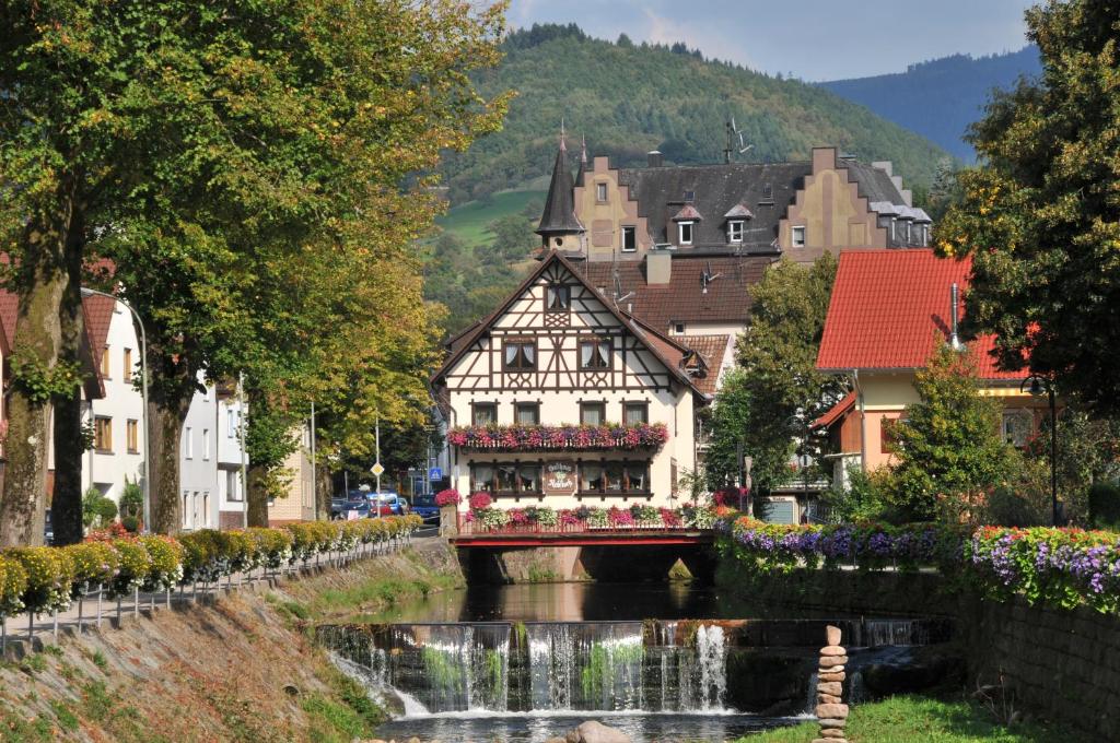 Hotel Restaurant Rebstock — Hotel in Oppenau