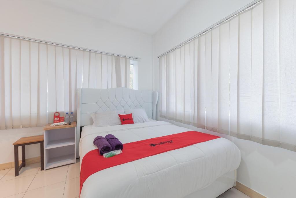 RedDoorz at Jalan Pangkal Perjuangan Karawang, Karawang