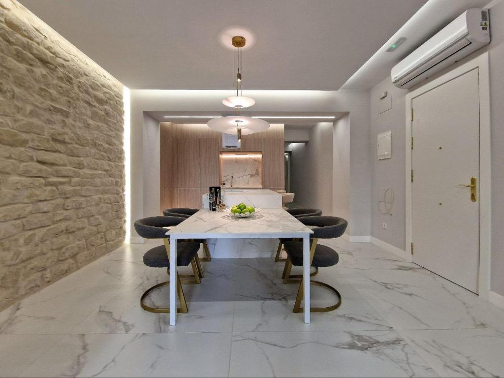 LUXURY IN "PLAZA LUCEROS" in the heart of the city & beach - 2
