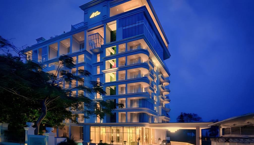 Art Deco Luxury Hotel &#038; Residence