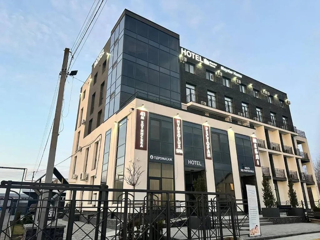 Mayster Home, Hotel in Czernowitz