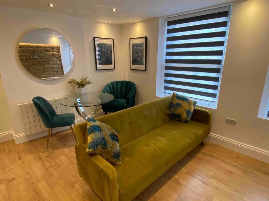 The Suite Apartment @3, Barnsley