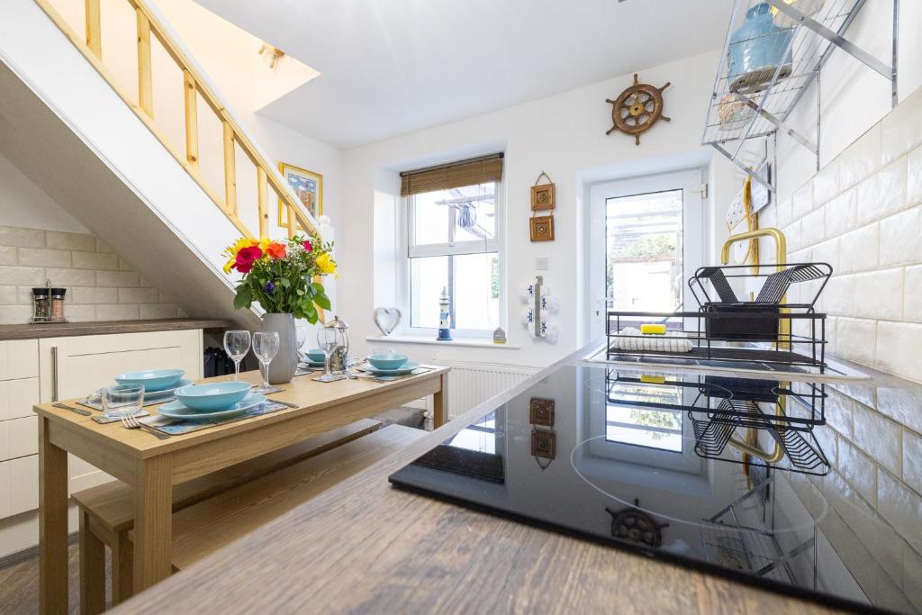 The Bay Cottage Hot Tub & Sauna, Morecambe photo 3