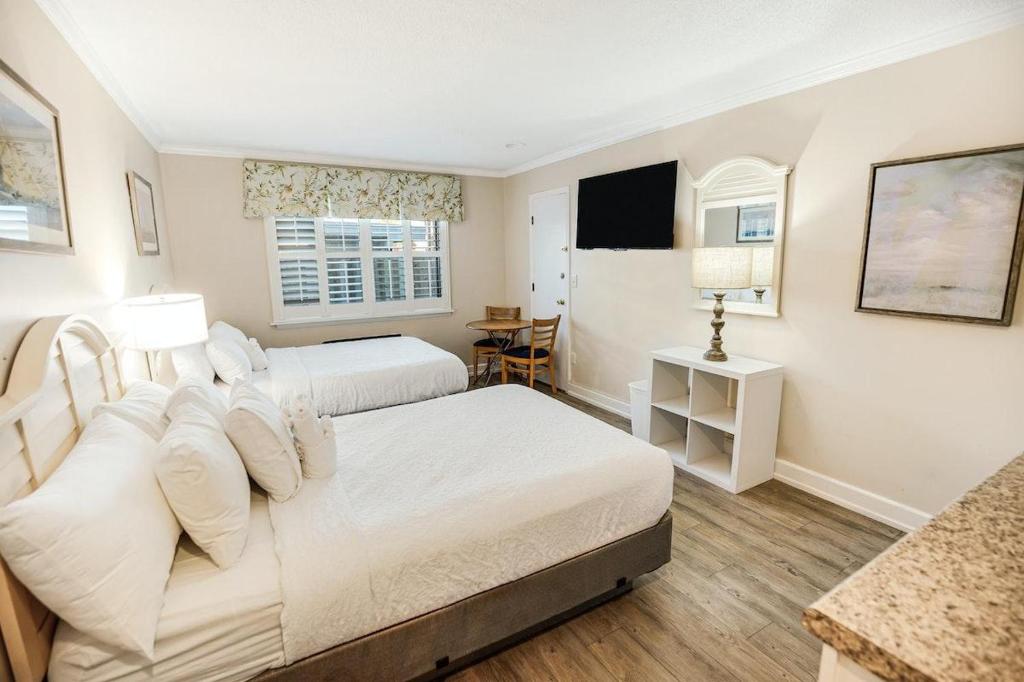 Exquisite Unit on the 1st Flr Resort View Room, Pawleys Island