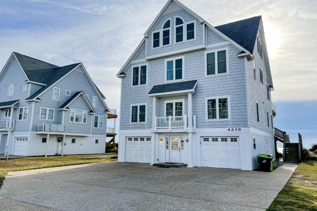 Atlantis II, North Topsail Beach