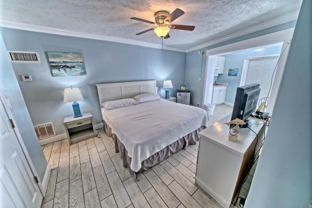 Beachfront Studio 16