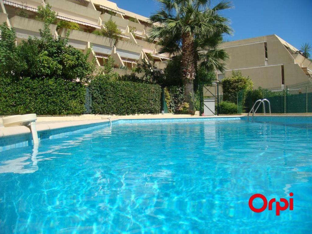 Splendide 2 pièces climatisé avec piscine et garage privé - FR-1-647-6 - 2
