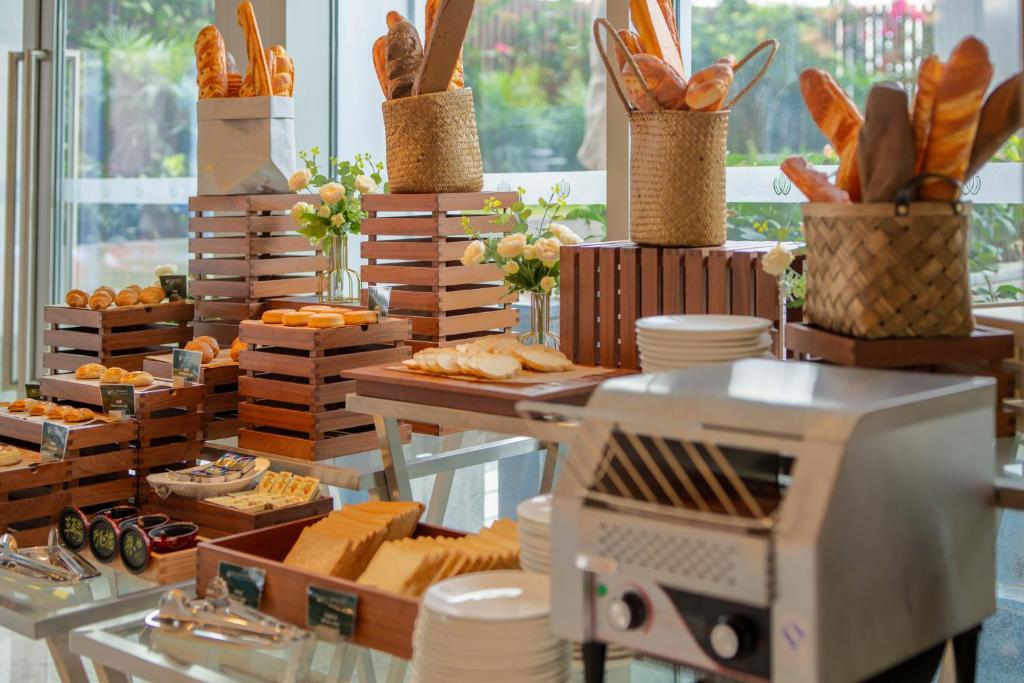 5. 산즈예 서비스드..