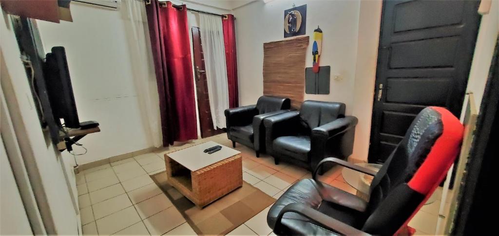 The Yafé Bastos 11, Yaoundé