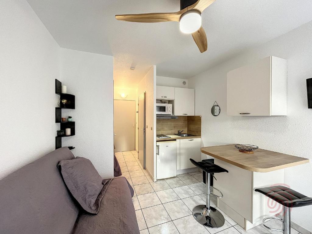 Charmant Studio avec Balcon - Proche Thermes, Centre-ville et Golf - Animaux Acceptés - FR-1-451-203 - 1