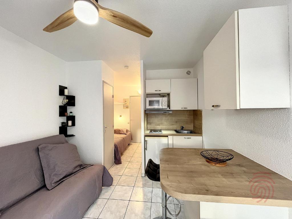 Charmant Studio avec Balcon - Proche Thermes, Centre-ville et Golf - Animaux Acceptés - FR-1-451-203 - 3
