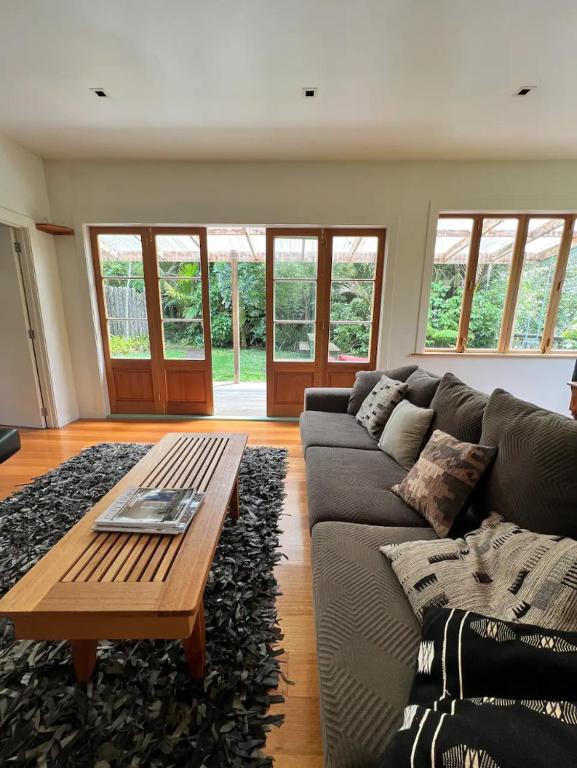 Forest Hideaway ~ Rustic, Coromandel Town