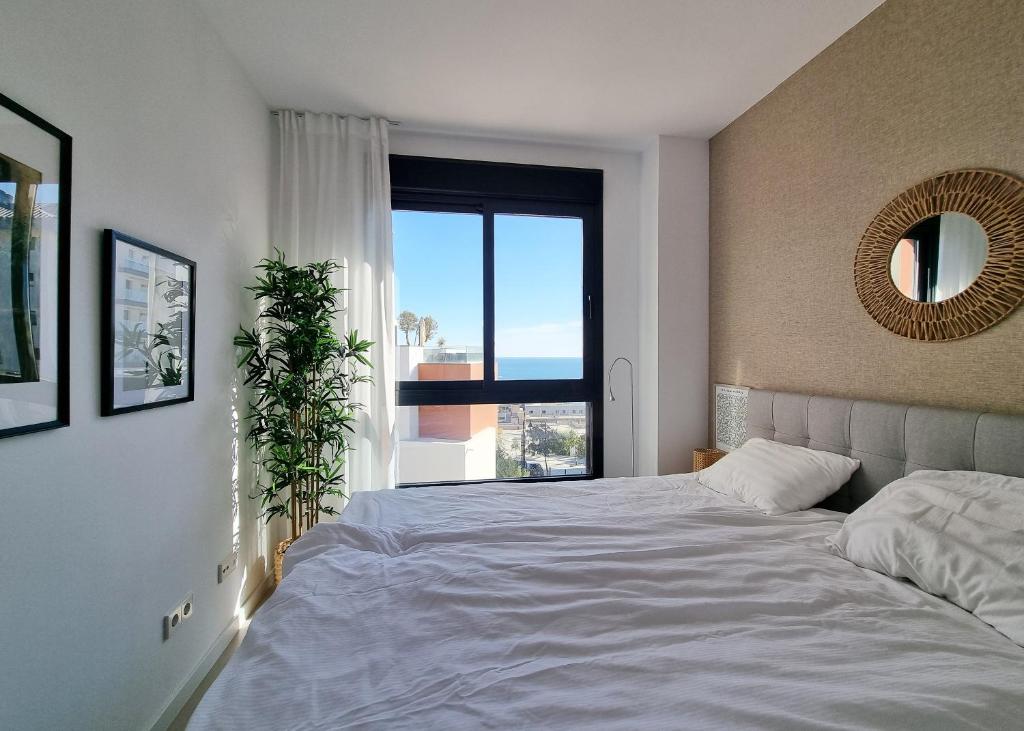 Beautiful Middel Views Apartment with pool and gym - 3