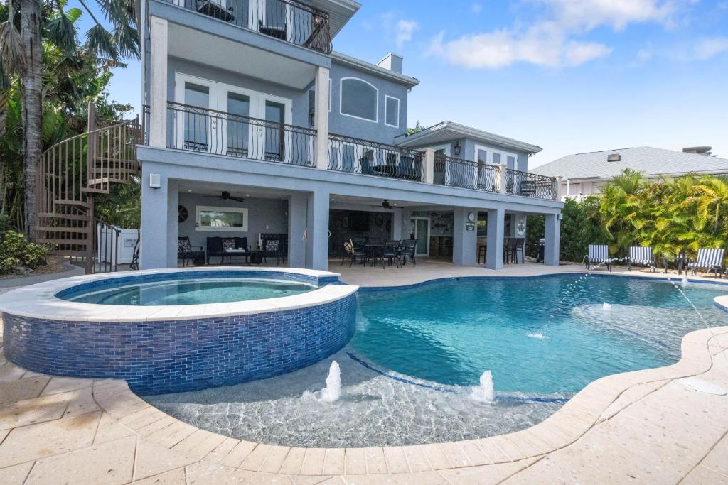 Mainsail, Siesta Key