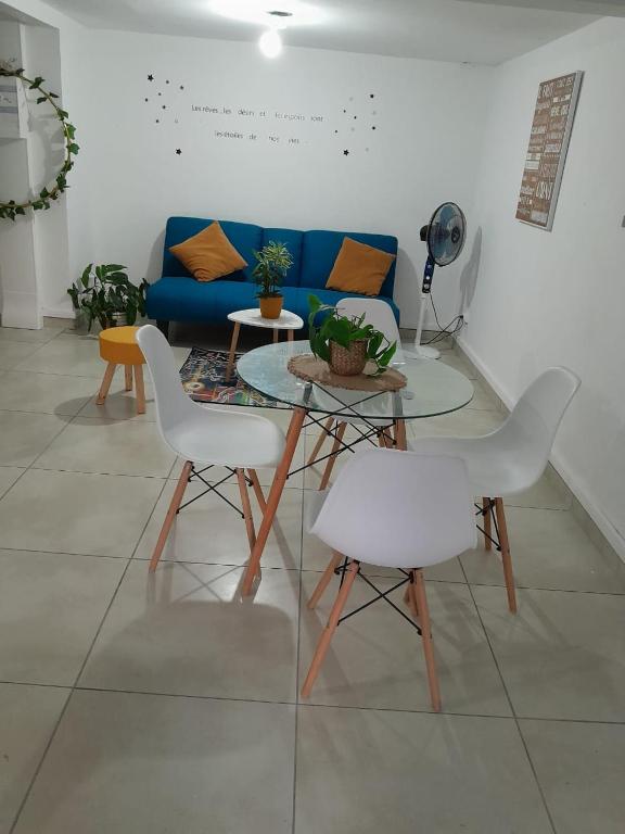 les lau, Sainte-Anne