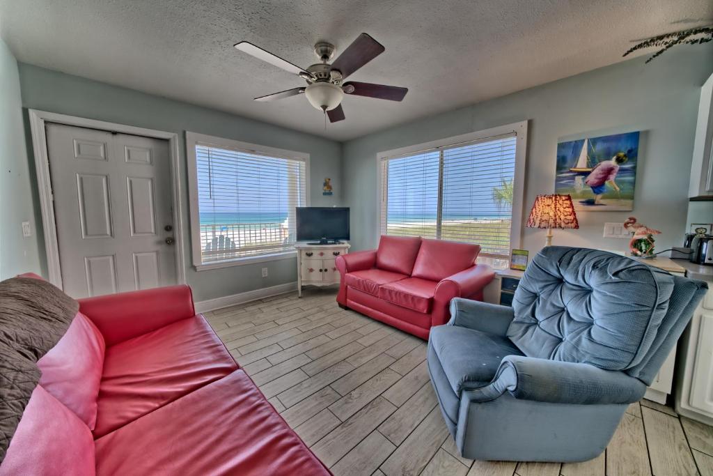 Two-Bedroom Beachfront Villa 17